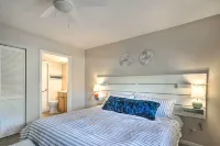 Jupiter Bay Condo w/ Pool < Half Mile to Beach! - Hot Tub