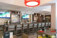 Best Western Plus Dartmouth Hotel  Suites - bar