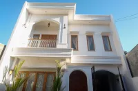 Urbanview Syariah Loji Arum Stasiun Klaten by RedDoorz Hotels in Central Klaten