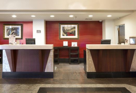 더블트리 객실 전경