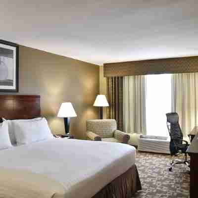 Holiday Inn Express & Suites ST Charles Rooms