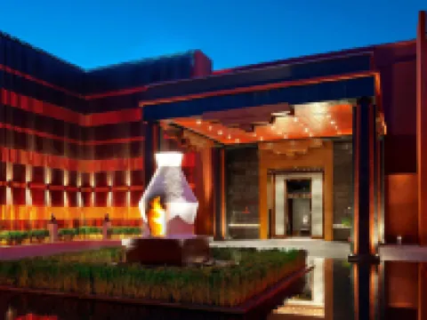 เดอะ เซนต์ รีจิส ลาซา รีสอร์ต โรงแรมในลาซา