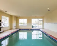 Comfort Inn & Suites Airport - Pool