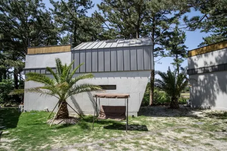 Jeju Private Pension la Reserve Gamseong Pension Отели рядом с достопримечательностью «Остров Удо»