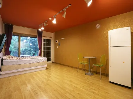 Gapyeong Spring Pension Отели рядом с достопримечательностью «Edelweiss»