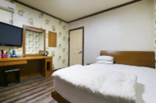 Nonsan Hwangje Motel Hotel di Nonsan