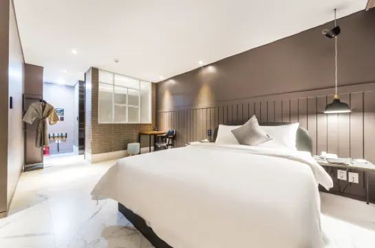 Namyangju Lake Drive-in Motel - موقف سيارات
