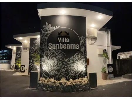 Villa Sunbeams ヴィラ・サンビームス Отели в г. Кин