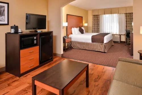 Best Western Plus Cascade Inn  Suites Hotels in Camas