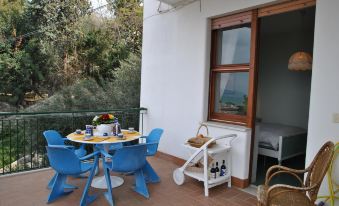 Tiffany Apartment with Sea View Terrace in the Center of Sperlonga