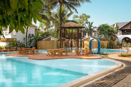 Azora by Ayatana, Goa Отели в г. Морджим