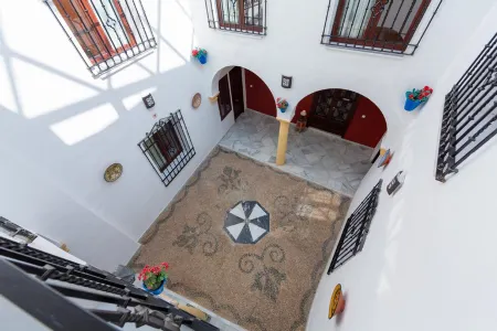 Los Omeyas Отели рядом с достопримечательностью «Tours in Cordoba - Oway Tours»