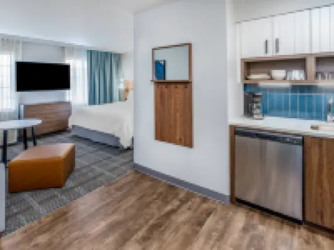 Staybridge Suites DENVER-CHERRY CREEK by IHG Hotels in Glendale