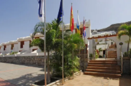 Ura Hotels Apartamentos Montecarlo