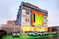 Emerald Hotel Hôtels à proximité de l'Aéroport Sultan Babullah
