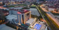 Grand Cali Hotel Hotels near Türk Büyükleri Anıtı