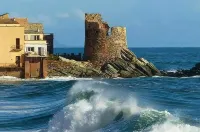 Casa Lunga in Erbalunga - A Stone's Throw from the Beach - Villas