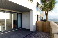 Apartment 2 Waterstone House - Luxury Sea View Apartment