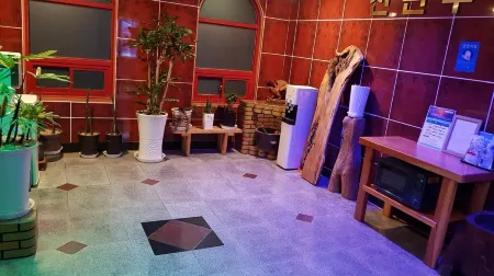 Jangheung Cheongwan Unmanned Hotel Отели в г. Чанхын