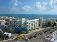 Aquamarina Beach Hotel Cancun Hotels near Float Fun Cancún