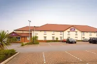Premier Inn Oldham Central Отели в г. Дельф