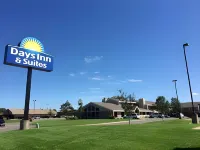 Days Inn & Suites by Wyndham Baxter Brainerd Area