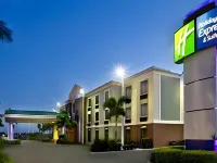 Holiday Inn Express & Suites Clewiston by IHG