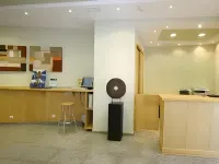 特裡布納酒店 鄰近馬拉加市中心的酒店