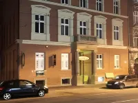 Hotel Maksymilian Hotels near Nova Gallery
