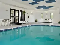Super 8 by Wyndham Ankeny/Des Moines Area - parking
