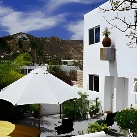 Los Milagros Hotel