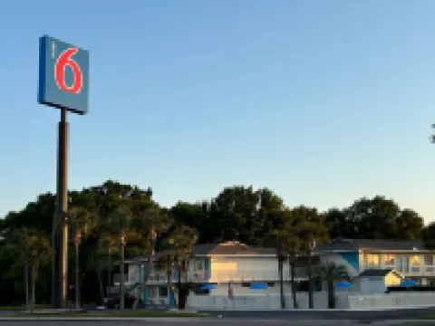 Motel 6 Pensacola, FL - West Hotels in Brent