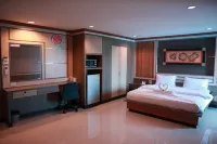 Phetlada Pavilion & Resort Hôtels à : Mueang Lop Buri District