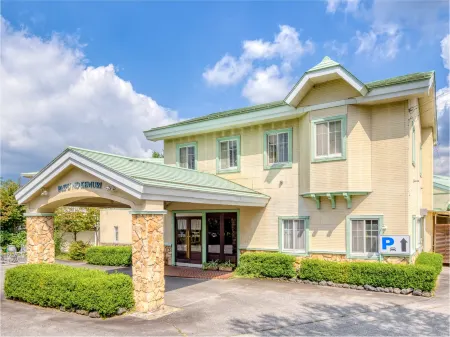 Karuizawa Hotel Paipuno Kemuri Отели рядом с достопримечательностью «旧軽井沢森ノ美術館»