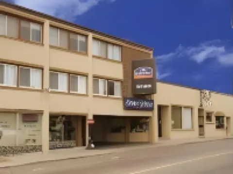 Howard Johnson by Wyndham Kingston キングストンのホテル