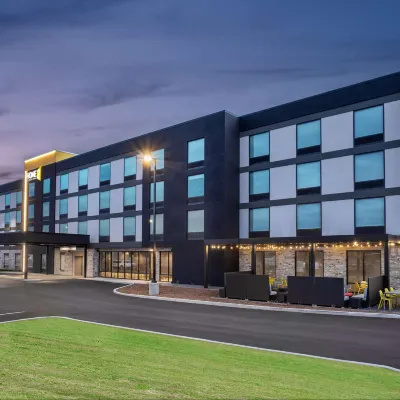 هوم2 سويتس باي هيلتون إنديانابوليس نورث ٓ إنتيش بارك Hotels near منتزه إيغل كريك