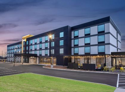 Home2 Suites by Hilton Indianapolis North at Intech Park