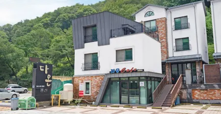Namwon Daon Pension Отели рядом с достопримечательностью «Silsangsa Temple»