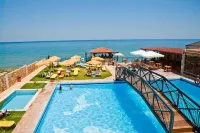 Ekavi Hotel - parking