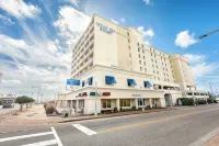 The Ocean Key Virginia Beach Resort Hotel in zona Grommet Island Beach Park & Playground for everyBODY