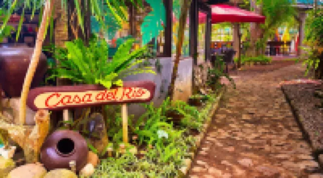 Casa del Rio Resort Hotels near Laguna Province