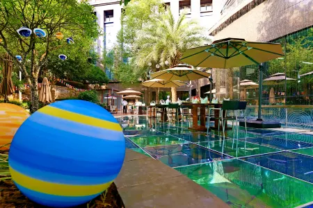 Crowne Plaza Chengdu West Отели рядом с достопримечательностью «University of Electronic Science and Technology of China(Qingshuihe Campus)»