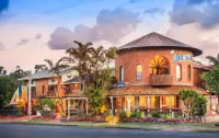 Aquarius Backpackers Resort Hotels near Byron Beach