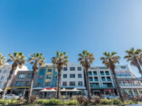 Wake up! Bondi Beach Hotels in Bondi Beach