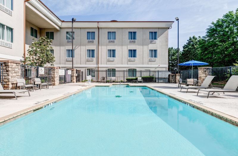 Holiday Inn Express & Suites Marshall by IHG photo 3