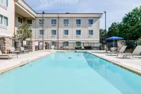 Holiday Inn Express & Suites MARSHALL by IHG - Pool
