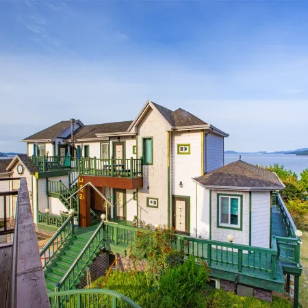 Taean Napoli Pension