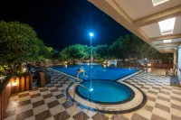 Freesia Resort by Express Inn - Pools