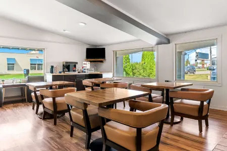 Rodeway Inn & Suites