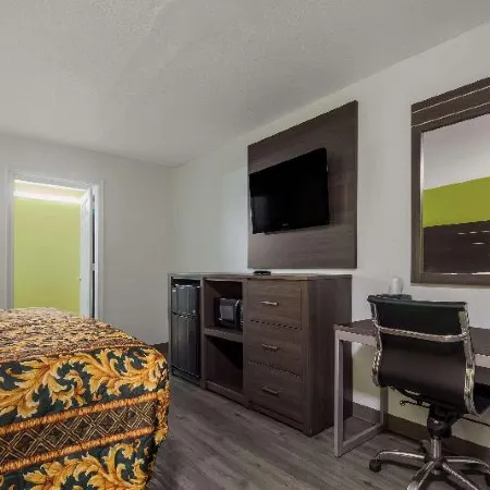 Monsoon Inn